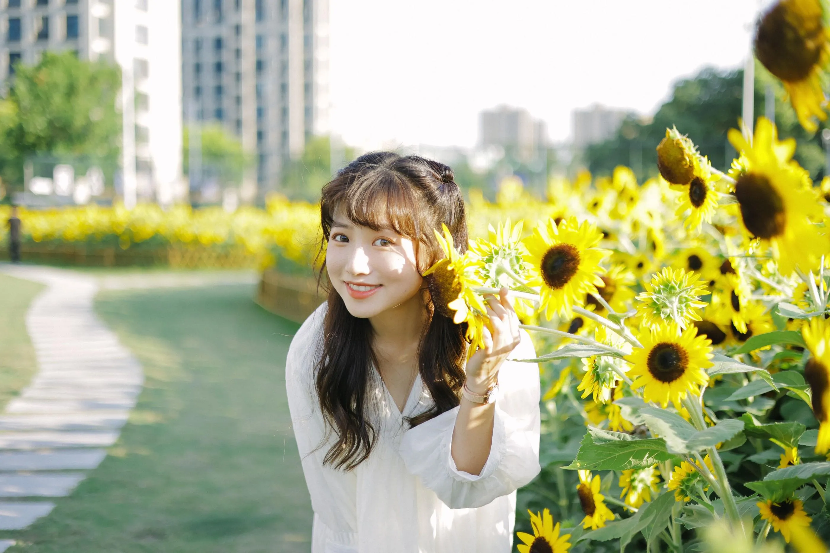 [YITUYU艺图语]2022.08.29 阳光下的花和你 蓝胖子- [25P]插图7